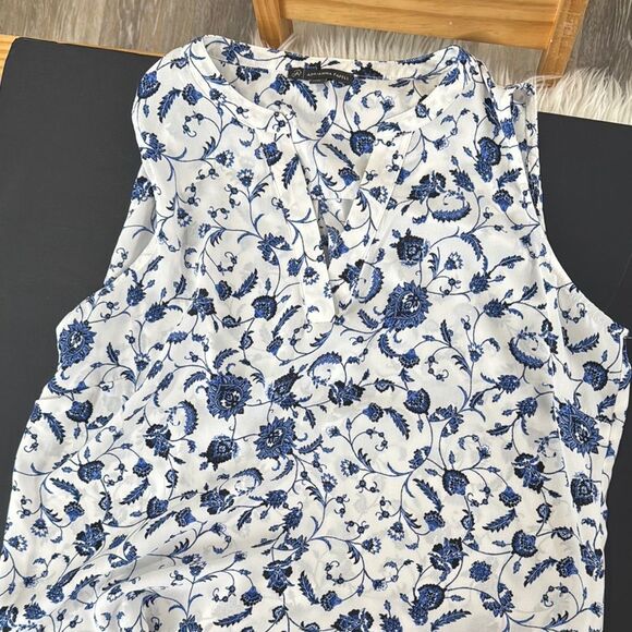 ADRIANNA PAPELL Floral Sleeveless Top - Blue and White Size M - Picture 9 of 9